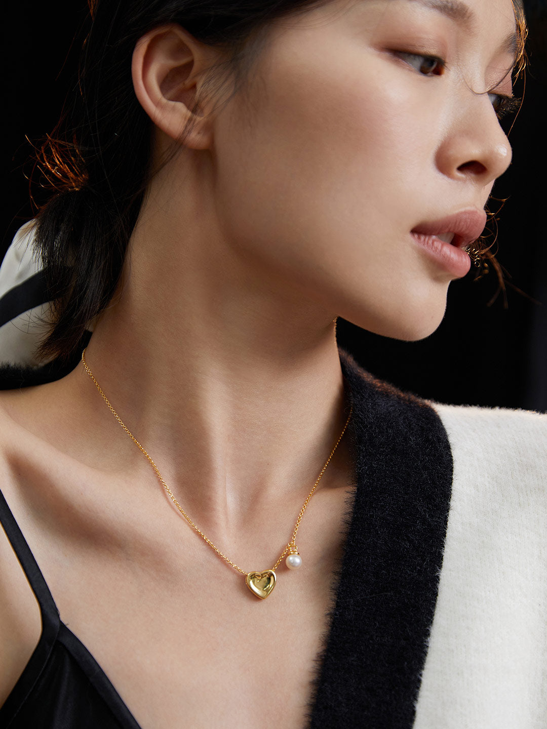 Pearl Heart Necklace|Romantic Elegance in Retro Gold & White Gold
