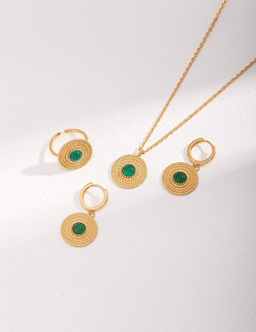 Green Chalcedony Necklace|Retro Gold Vintage Elegance