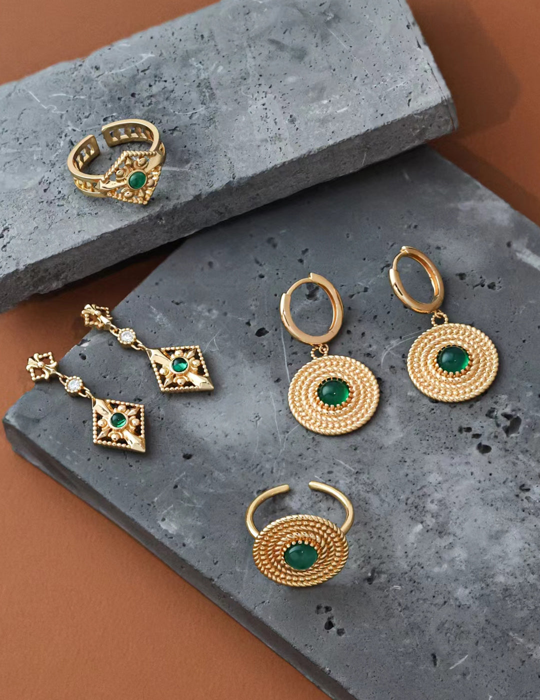 Green Chalcedony Necklace|Retro Gold Vintage Elegance