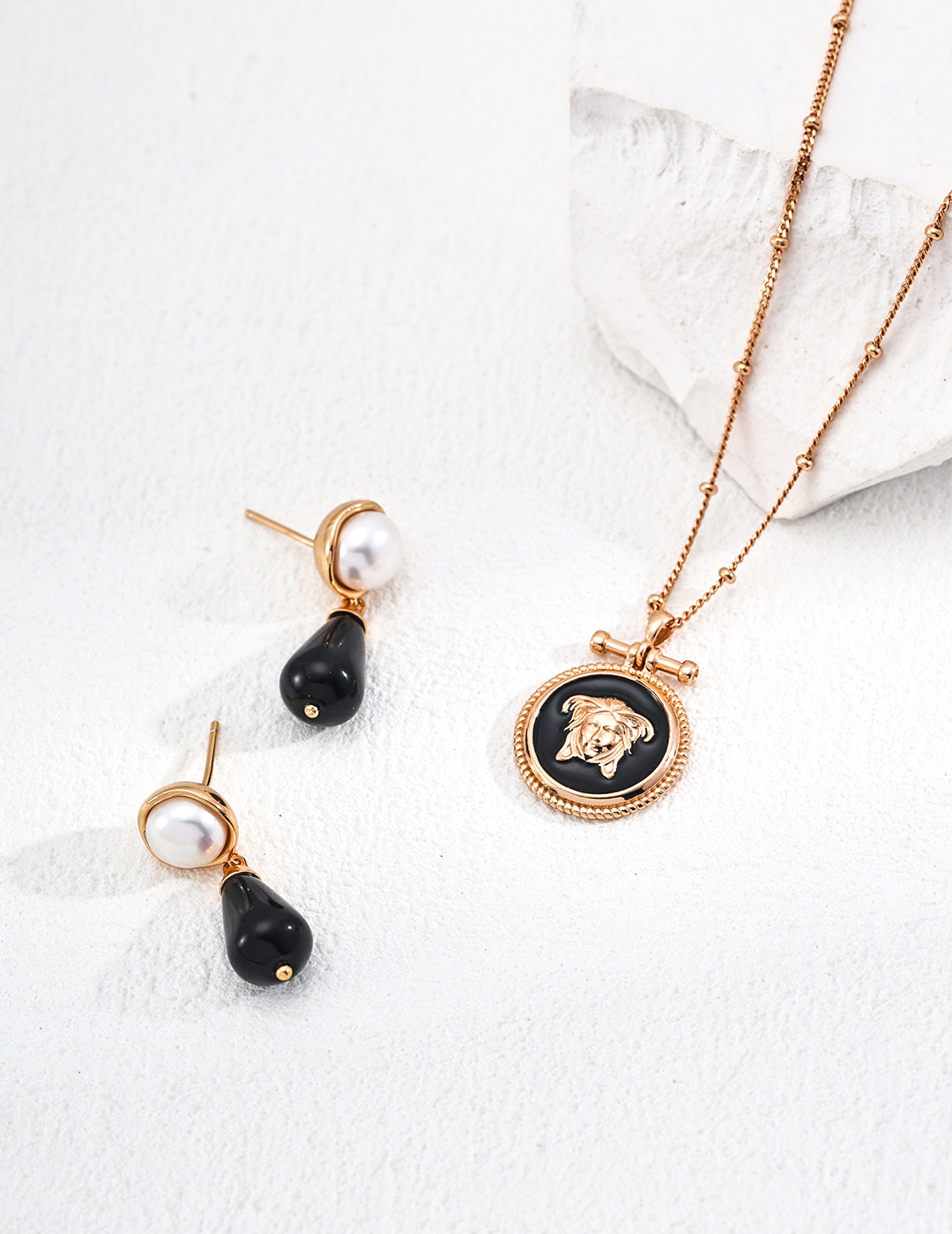 Silver Retro Black Enamel Necklace|Vintage-Inspired Bold Elegance