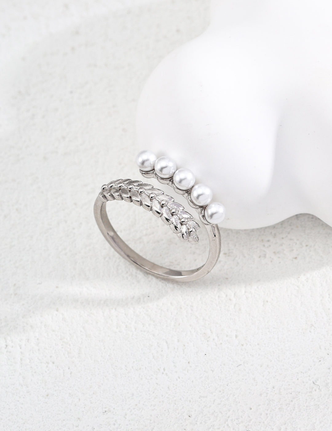 Designer Faux Pearl Ring|Retro Gold & White Gold Minimalist Elegance