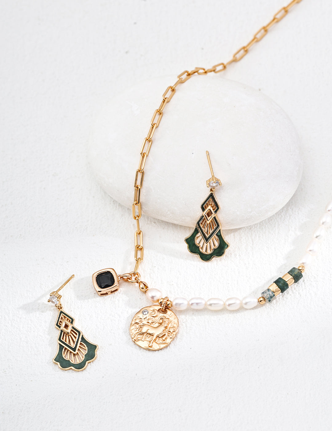 Natural Pearl & Moss Agate Zirconia Necklace|Retro Gold Minimalist Elegance