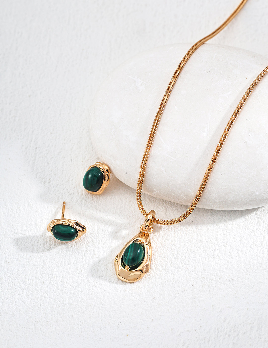 Natural Tiger Eye & Malachite Pendant Necklace|Retro Gold & White Gold Vintage Elegance