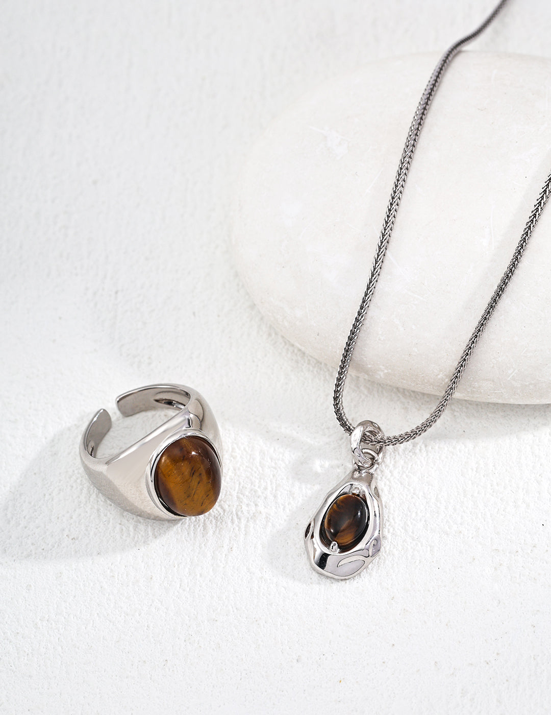 Natural Tiger Eye & Malachite Pendant Necklace|Retro Gold & White Gold Vintage Elegance