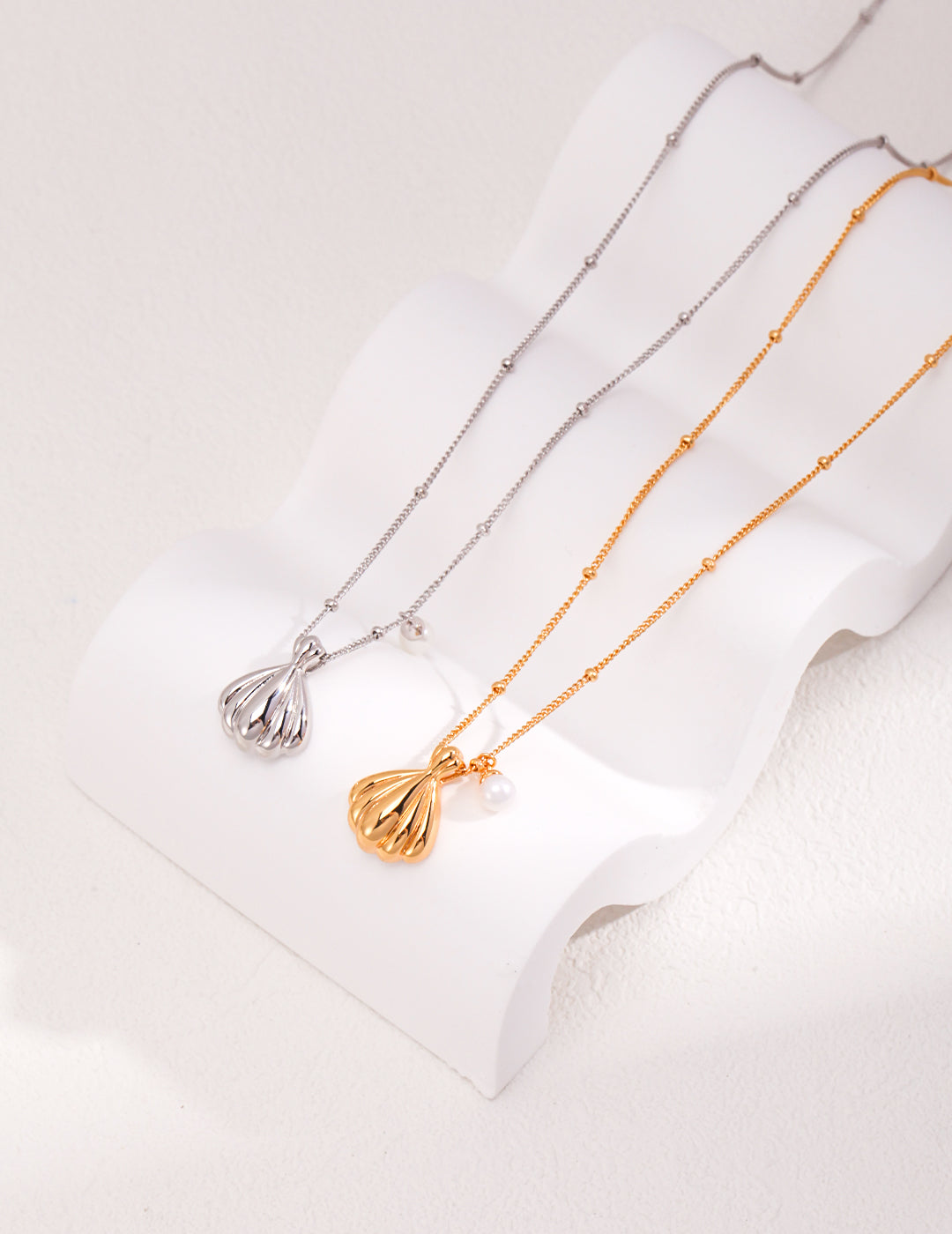 Natural Pearl/Mermaid Shell Necklace|Timeless Elegance in Retro Gold & White Gold