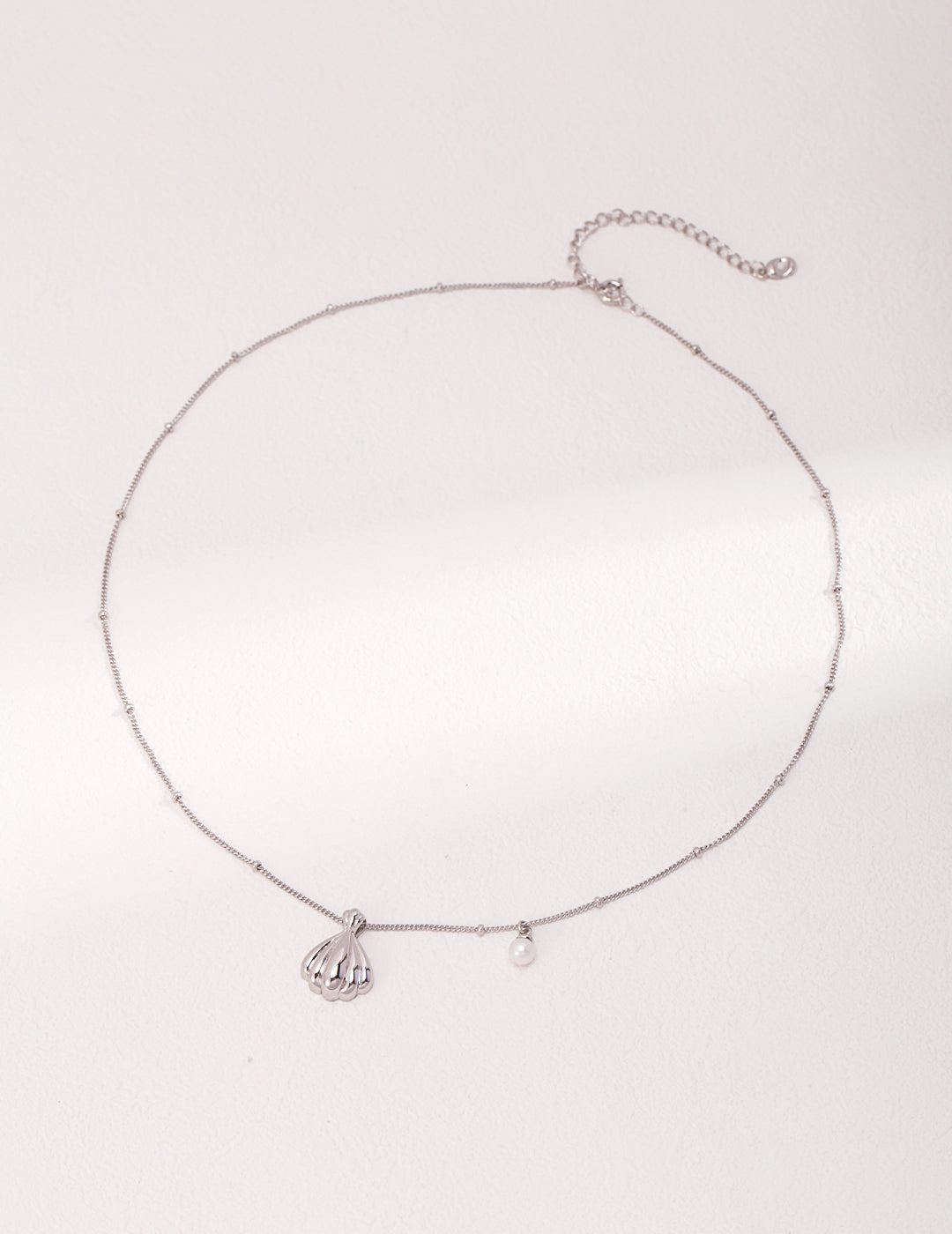Natural Pearl/Mermaid Shell Necklace|Timeless Elegance in Retro Gold & White Gold