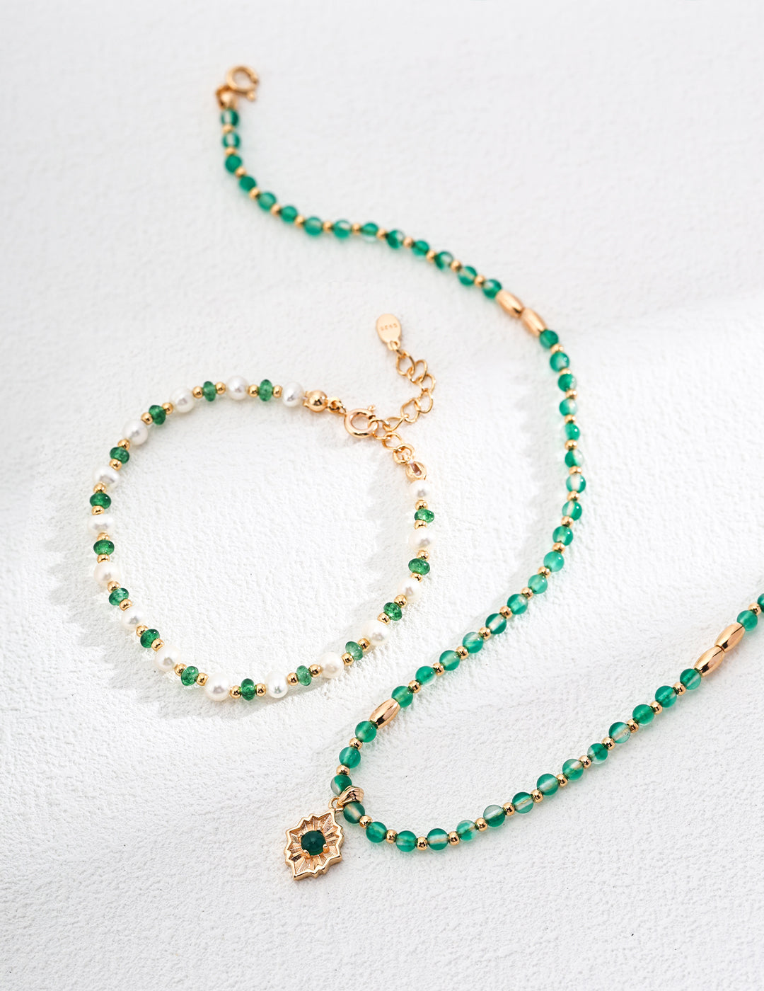 Green Agate & Chalcedony Necklace|Vintage Gold Natural Harmony