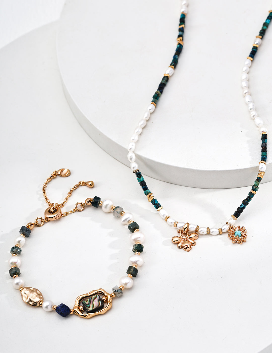 Malachite & Turquoise Pearl Necklace|Earthy Elegance in Retro Gold