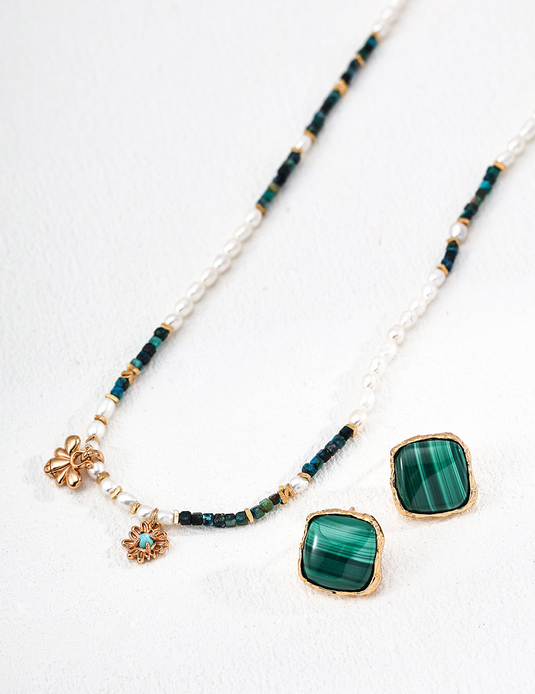 Malachite & Turquoise Pearl Necklace|Earthy Elegance in Retro Gold