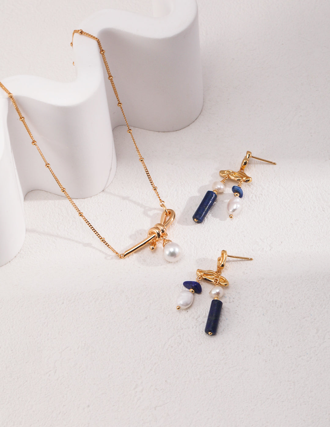 Knotted Pearl Necklace|Moon & Star Duo in Retro Gold