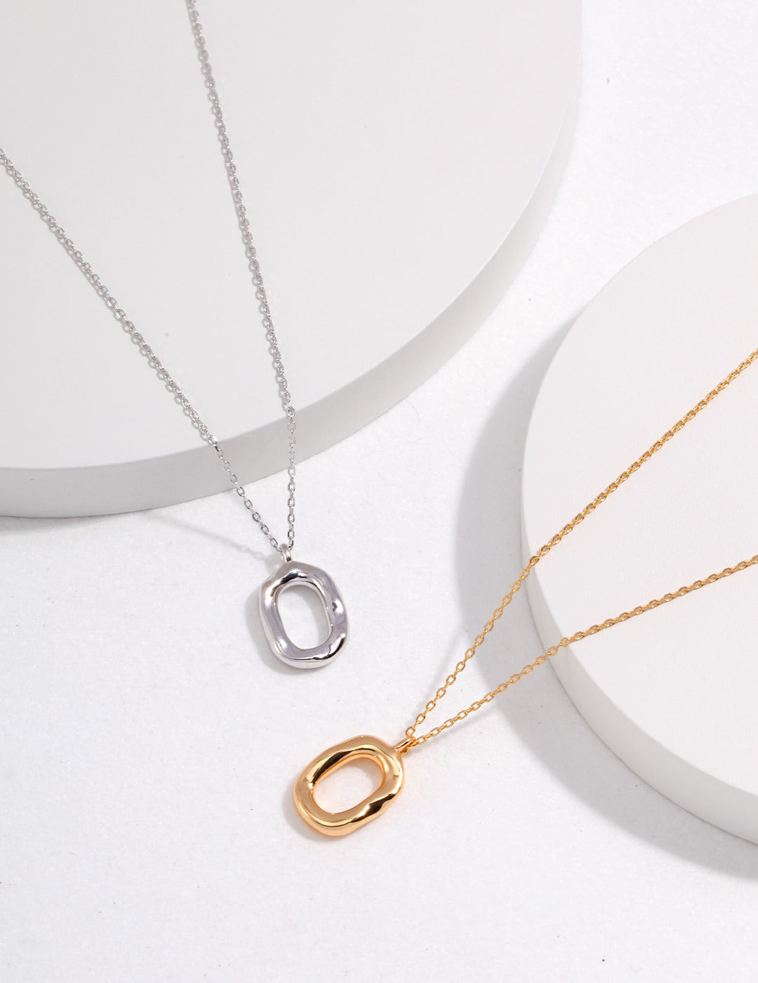 O-Pendant Collarbone Necklace|Minimalist Staple in Retro Gold & White Gold