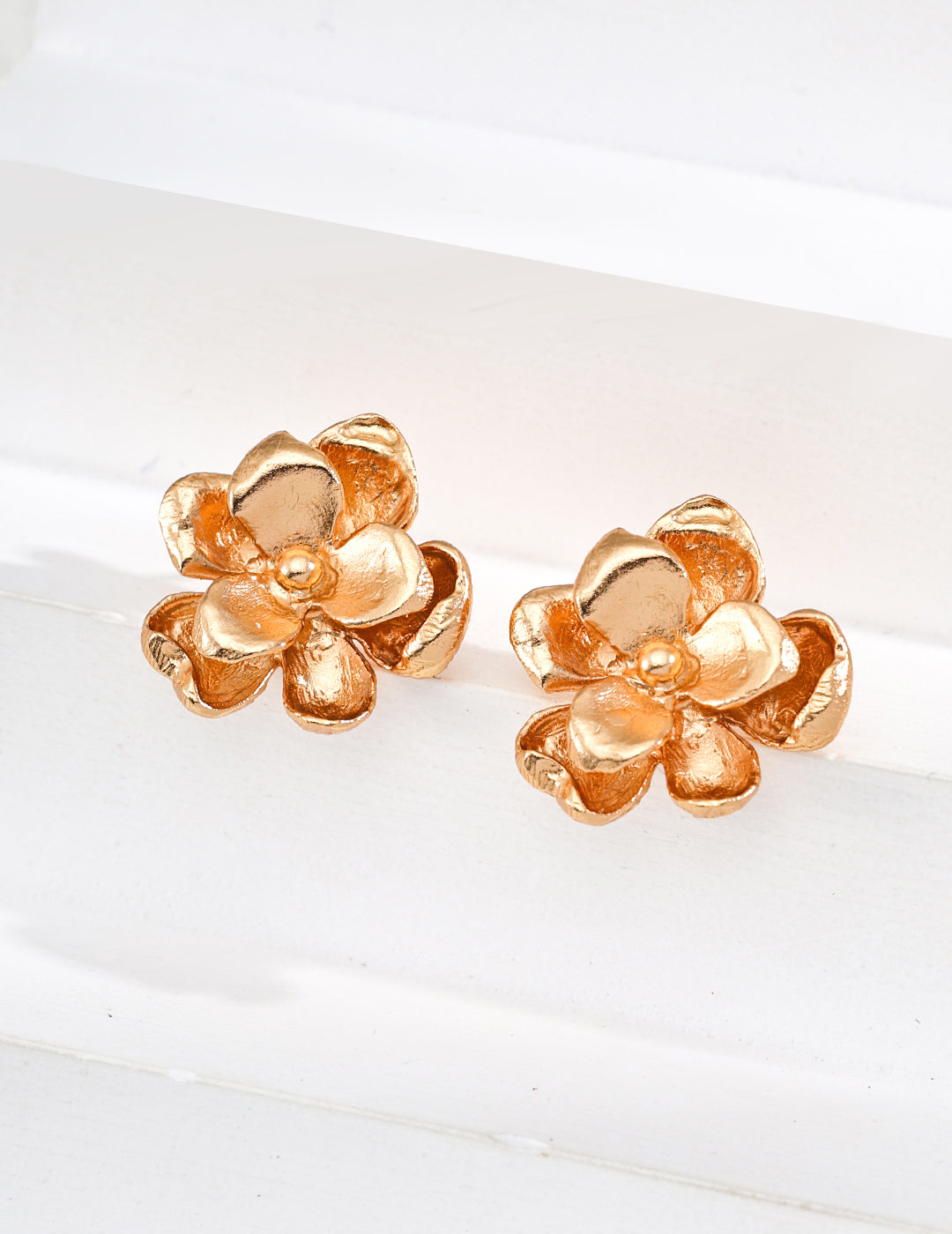 Minimalist Floral Earrings｜Retro Gold Vintage Bloom
