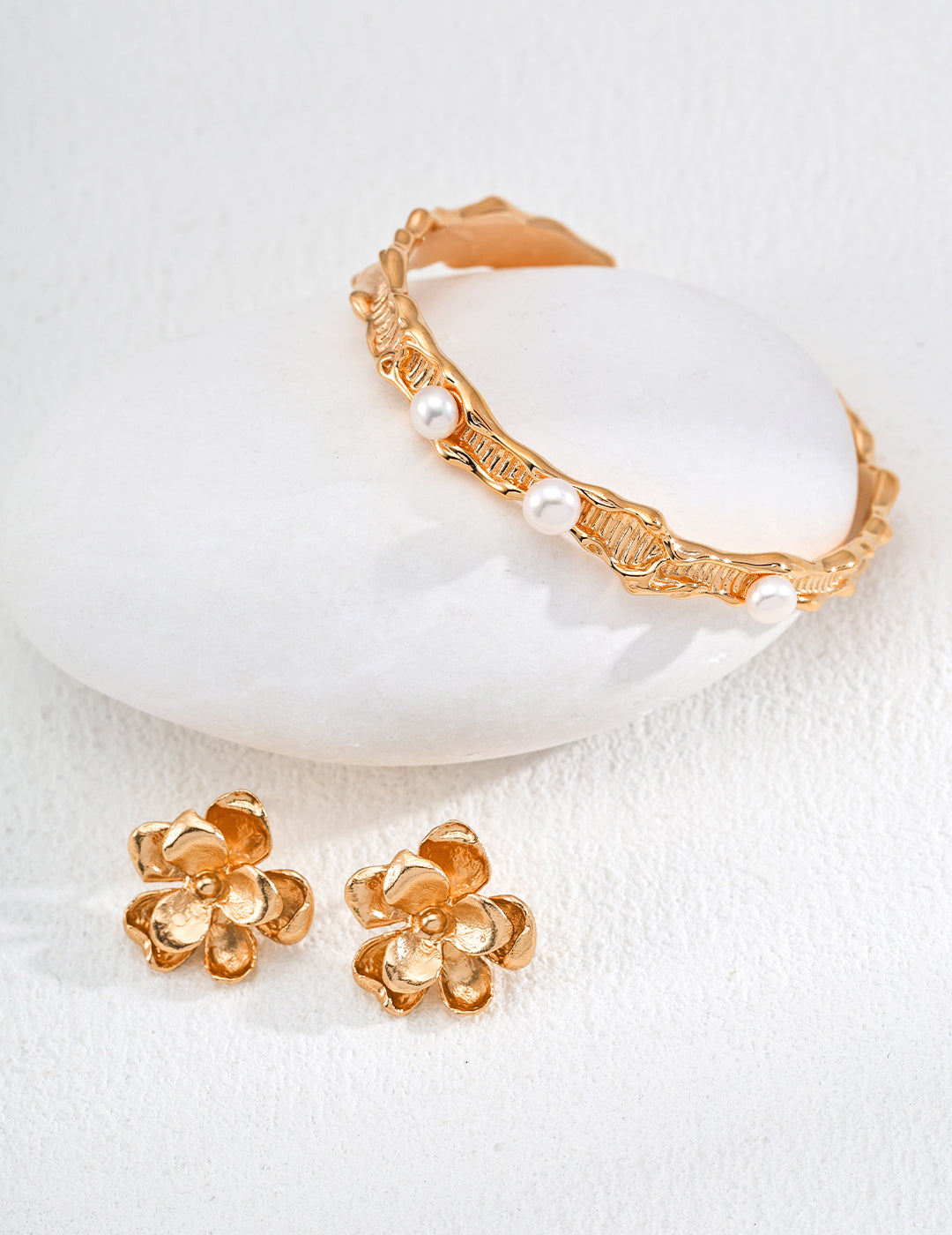Minimalist Floral Earrings｜Retro Gold Vintage Bloom