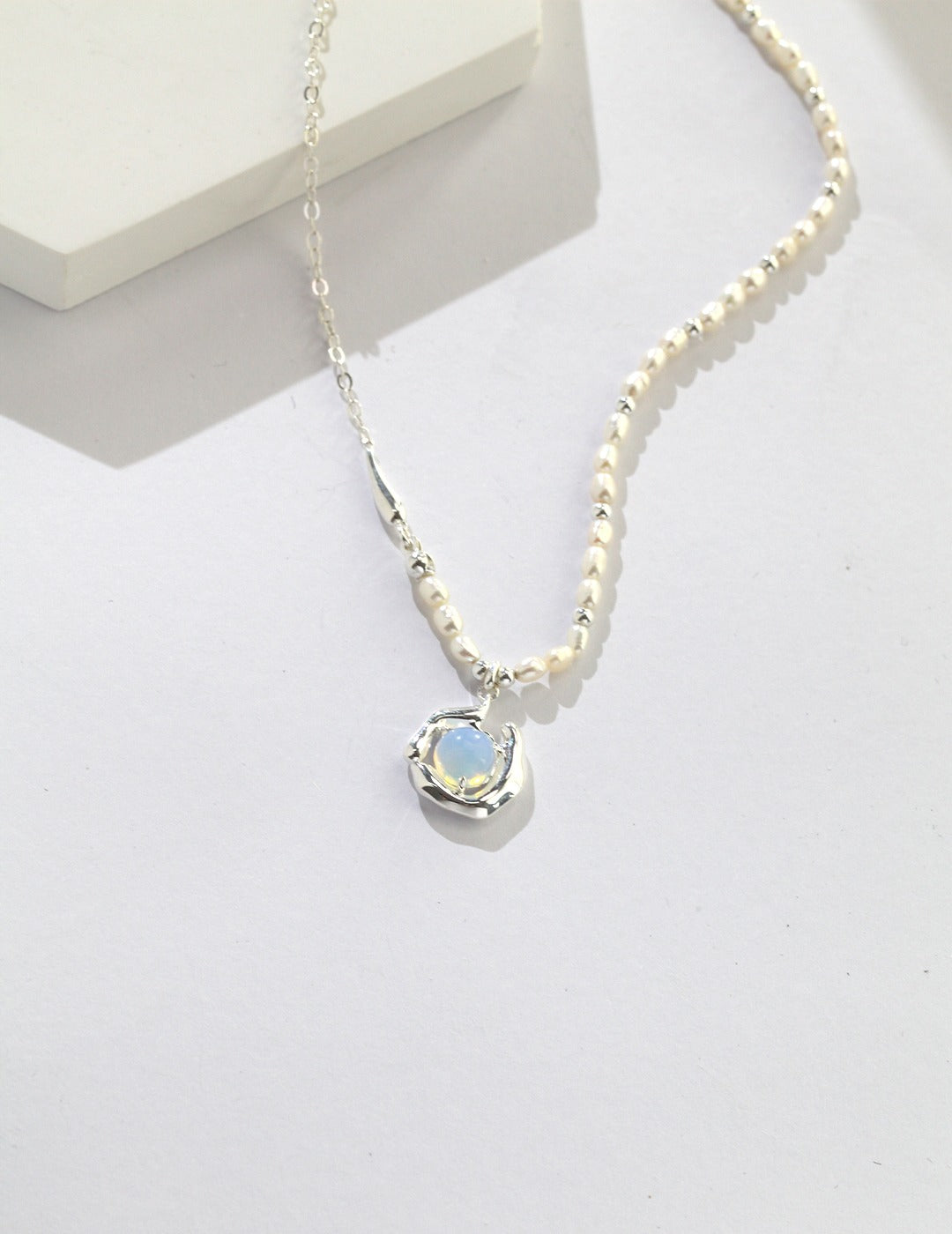 Pure Silver Opal Necklace｜Fluid Elegance in Retro Gold & Natural Silver