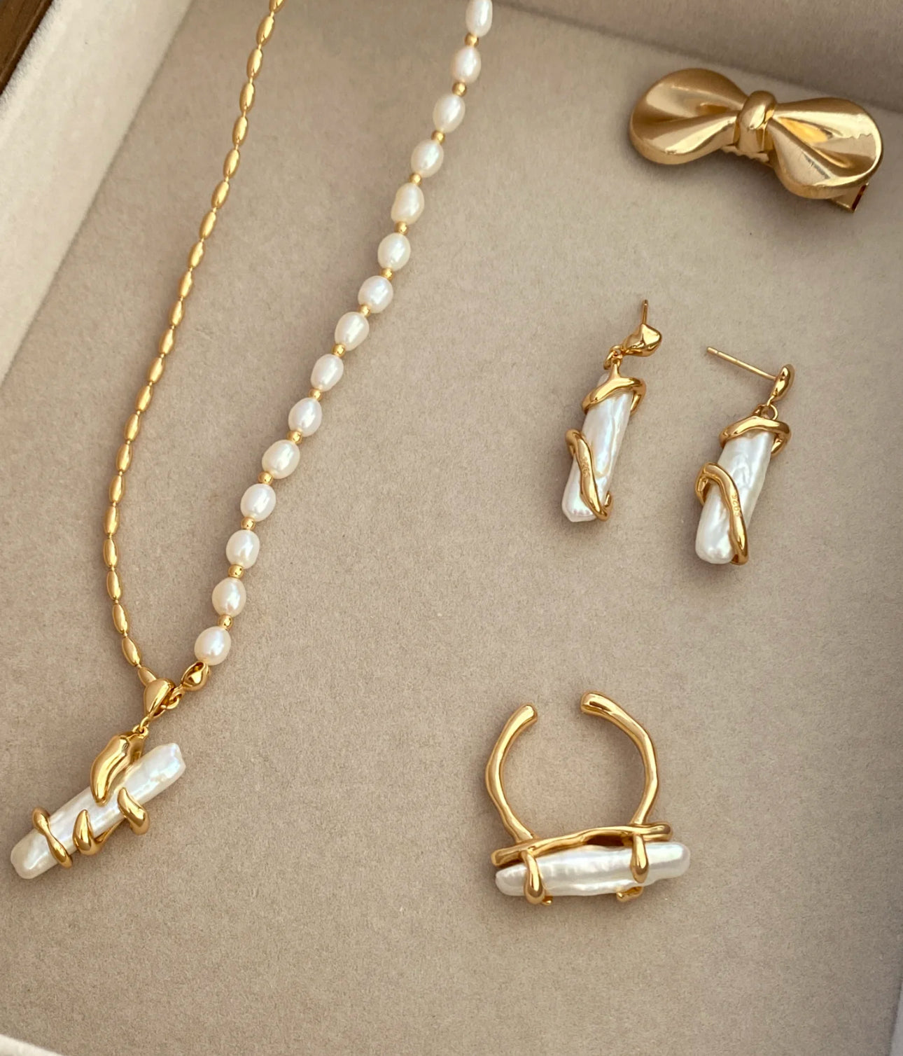 Baroque Pearl Fluid Necklace｜Natural Flow in Retro Gold & White Gold