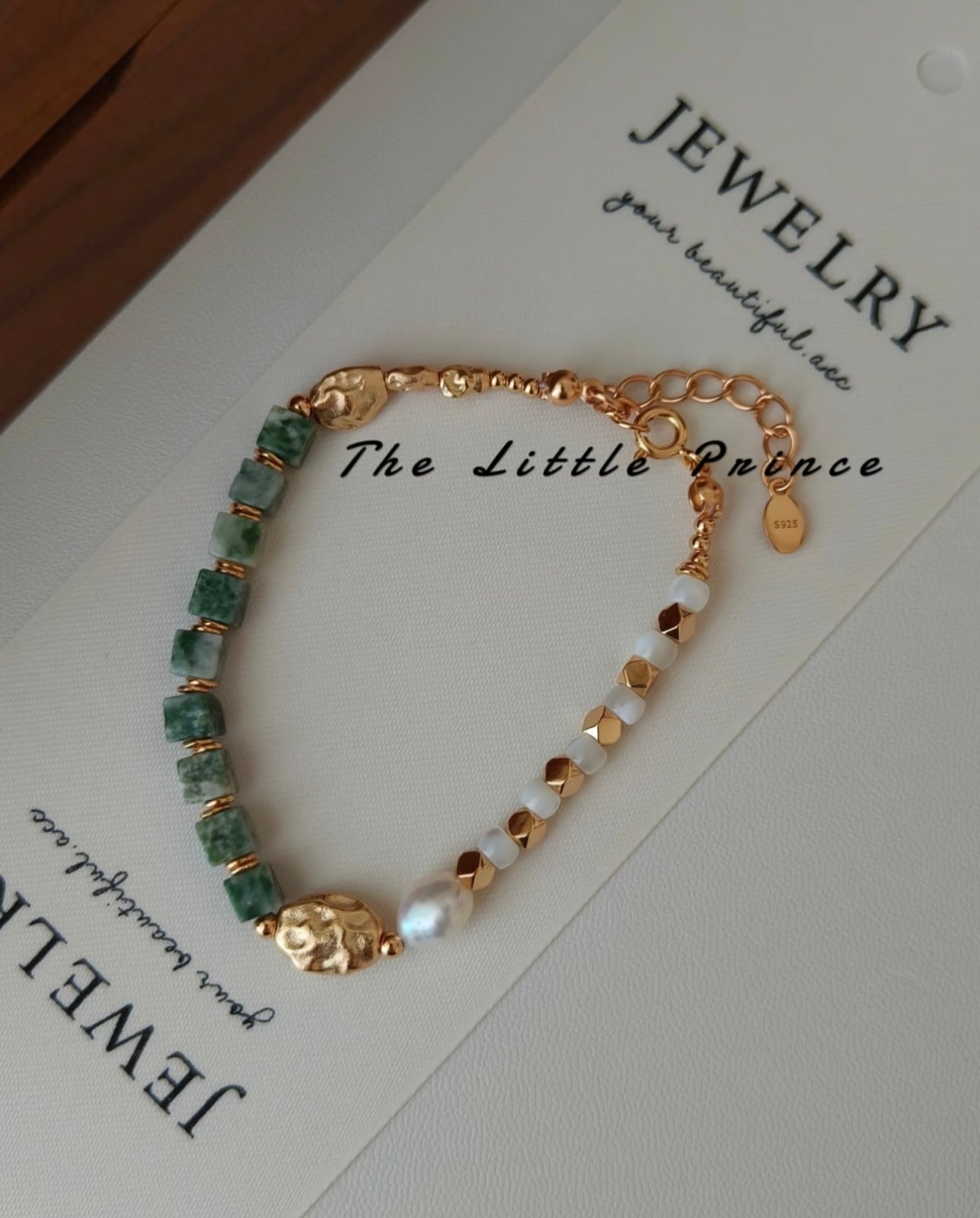 Green Gemstone & Pearl Bracelet｜Tranquil Elegance in Vintage Gold