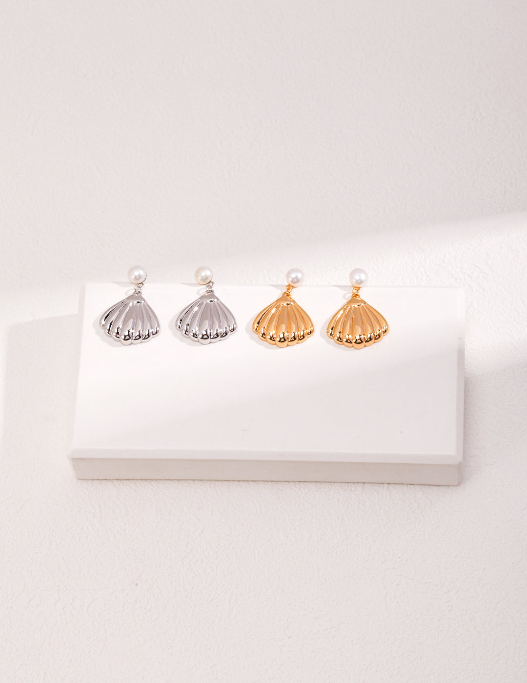 Natural Pearl Earrings｜Retro Gold & White Gold Minimalist Design