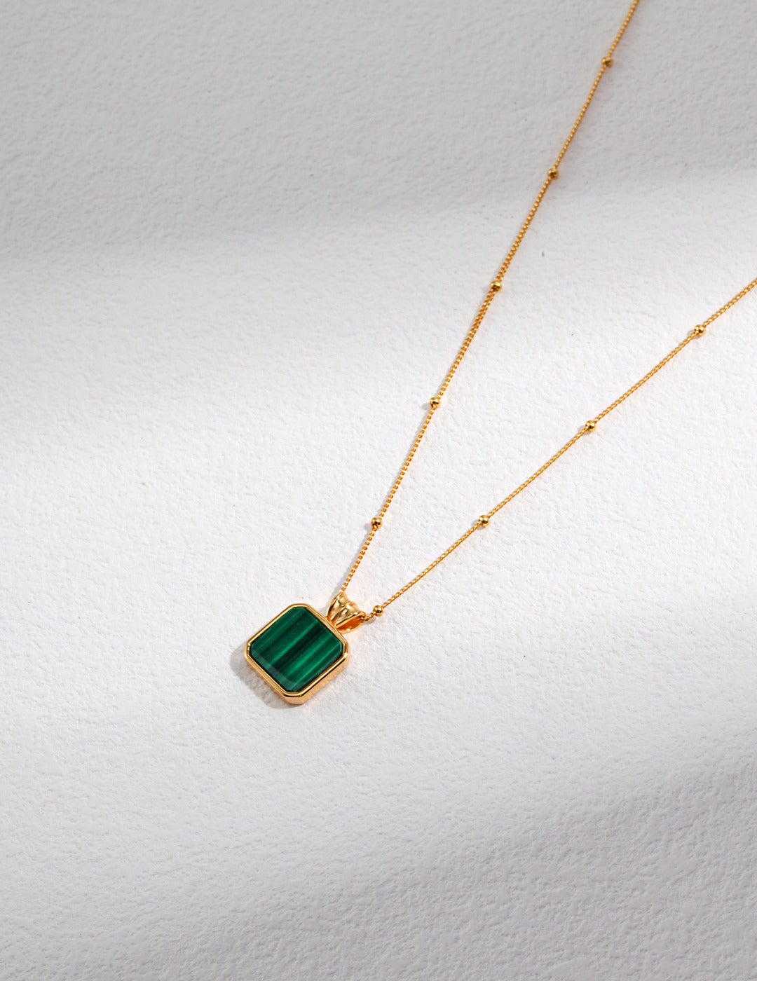 Malachite Necklace｜Retro Gold Vintage Elegance