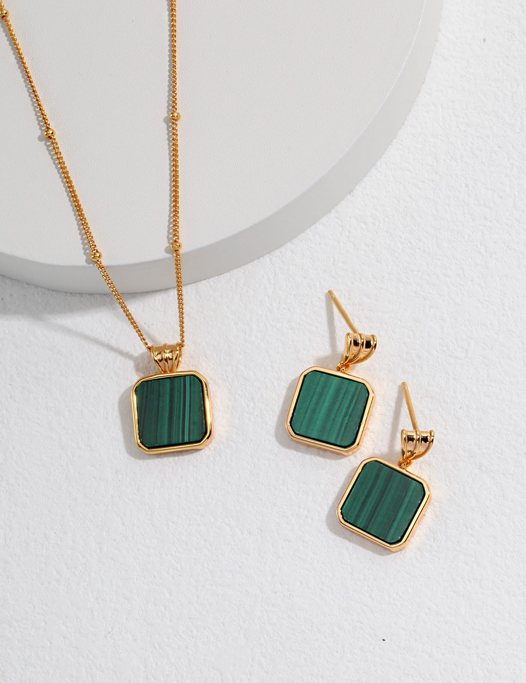 Malachite Necklace｜Retro Gold Vintage Elegance