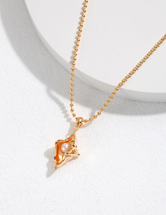 Sea Conch Design Pearl Necklace｜Retro Gold & White Gold Ocean-Inspired Elegance