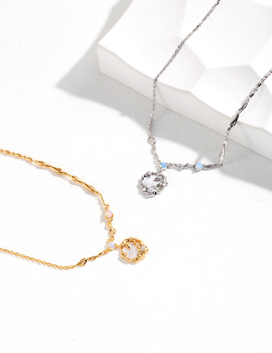 Moon Element Mother-of-Pearl & Opal Necklace｜Retro Gold & White Gold Celestial Design