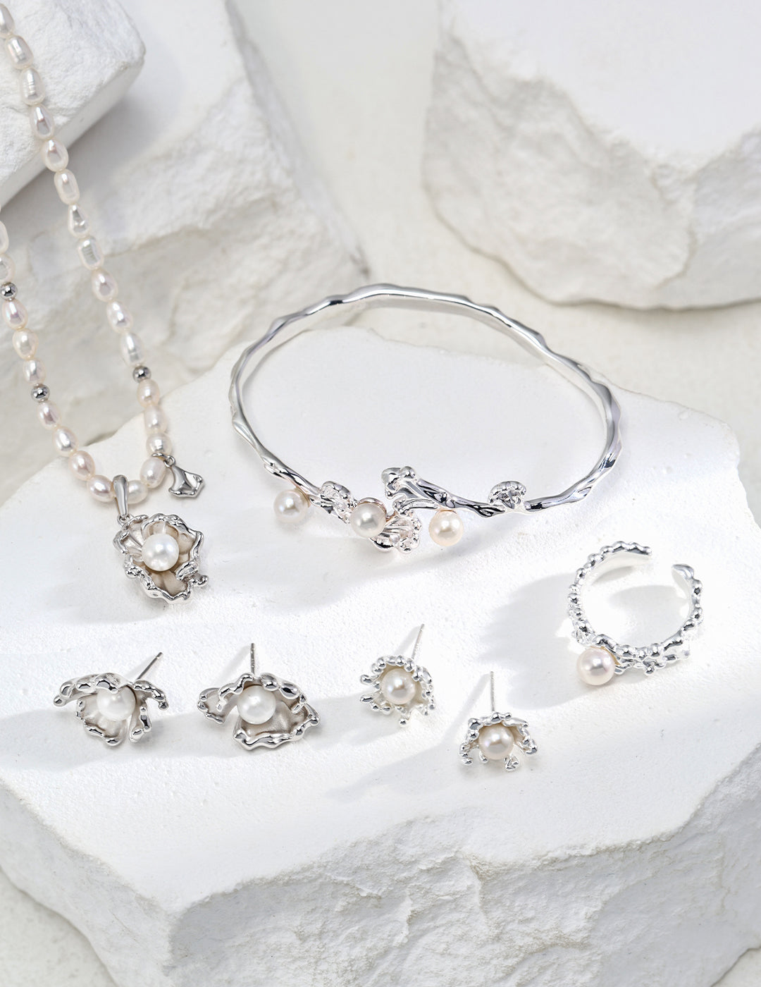 Wave-Inspired Pearl Necklace｜Ocean Serenity in Retro Gold & White Gold