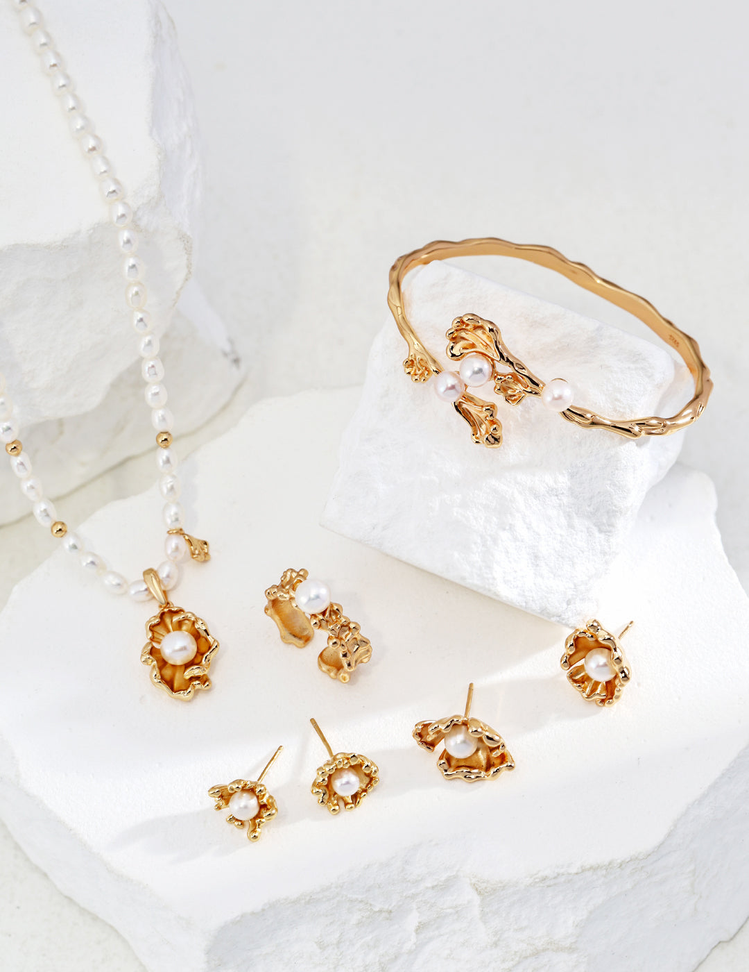 Wave-Inspired Pearl Necklace｜Ocean Serenity in Retro Gold & White Gold