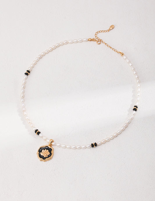 Rose & Pearl Thorn Necklace｜Chic Baroque in Vintage Gold