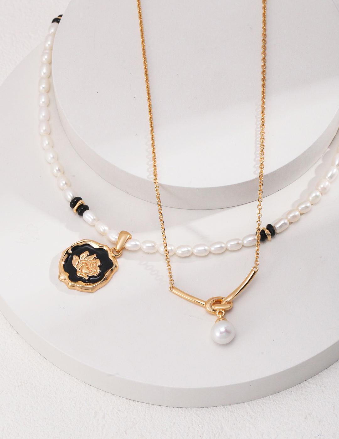 Rose & Pearl Thorn Necklace｜Chic Baroque in Vintage Gold