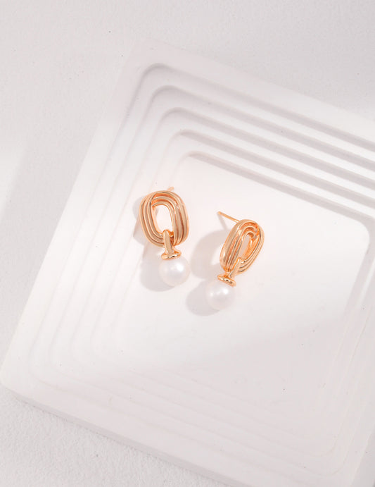 Mobius Pearl Earrings｜Twisted Minimalism in Retro Gold & White Gold