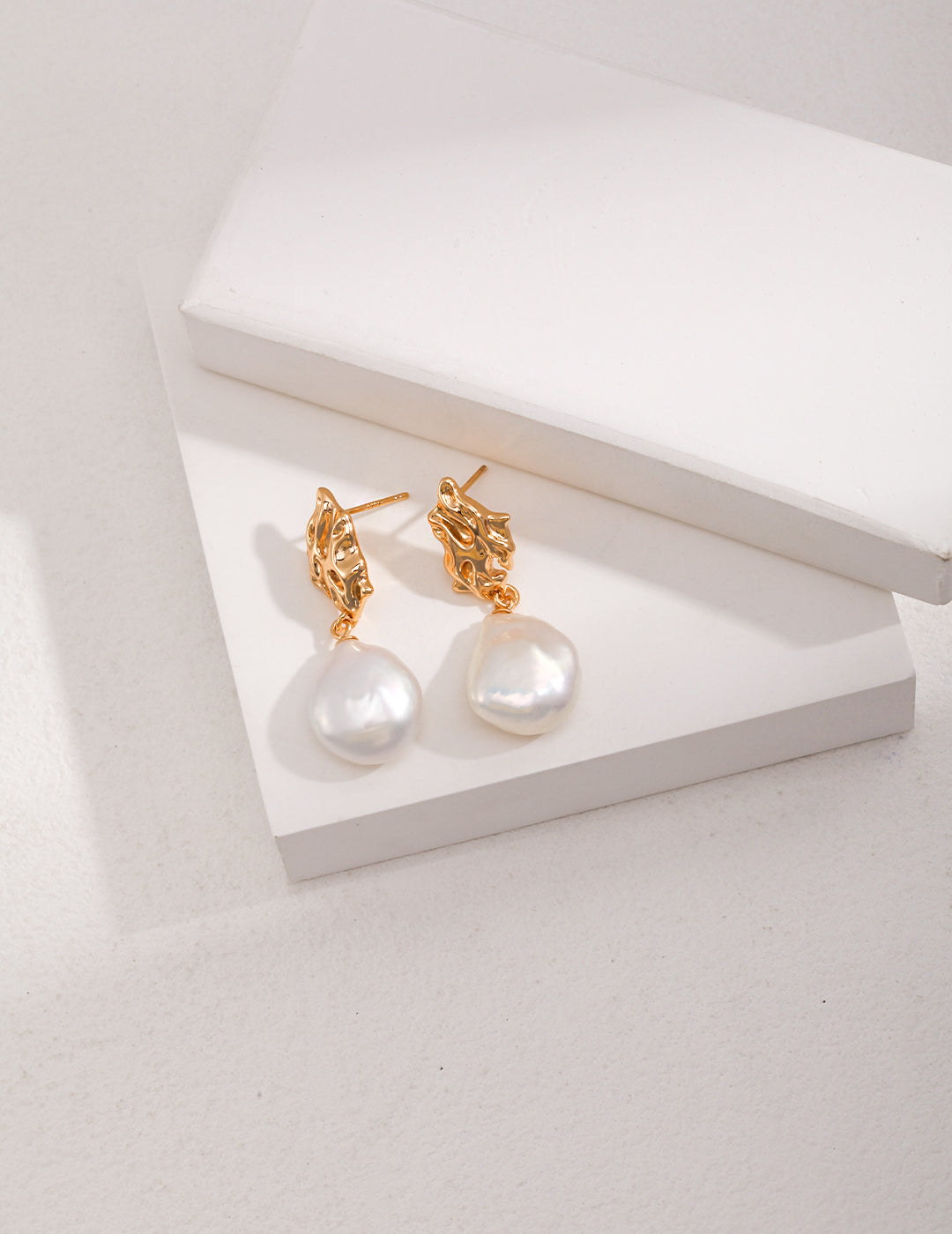Baroque Pearl Drop Earrings｜Sculptural Elegance in Retro Gold & White Gold