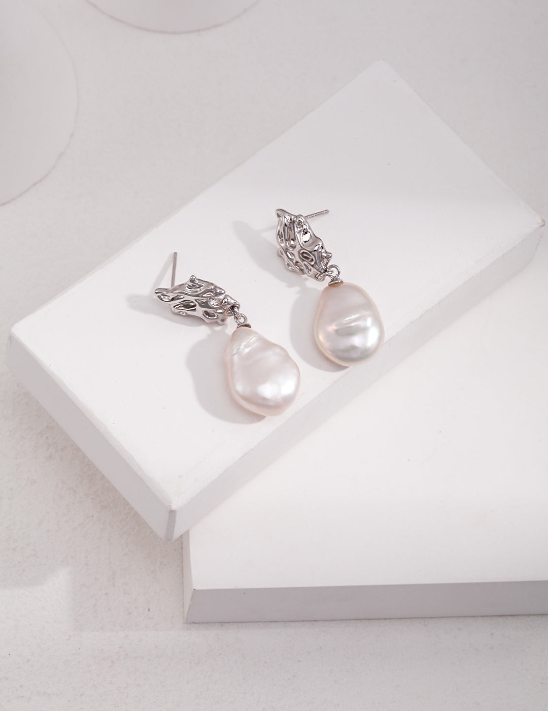 Baroque Pearl Drop Earrings｜Sculptural Elegance in Retro Gold & White Gold