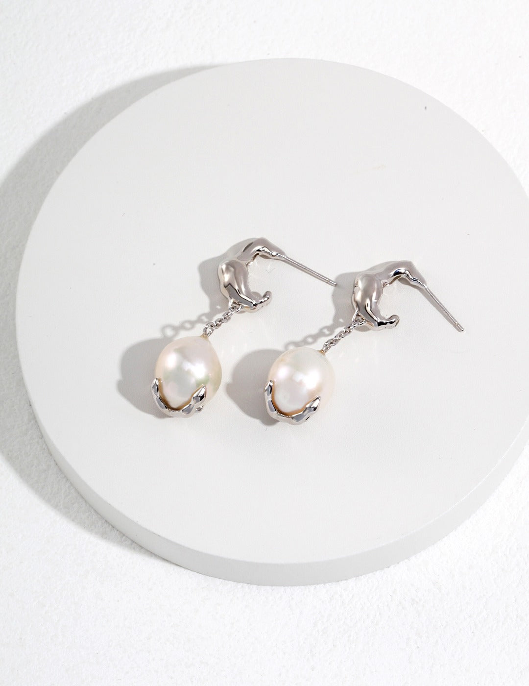 Baroque Pearl Fluid Earrings｜Organic Elegance in Retro Gold & White Gold