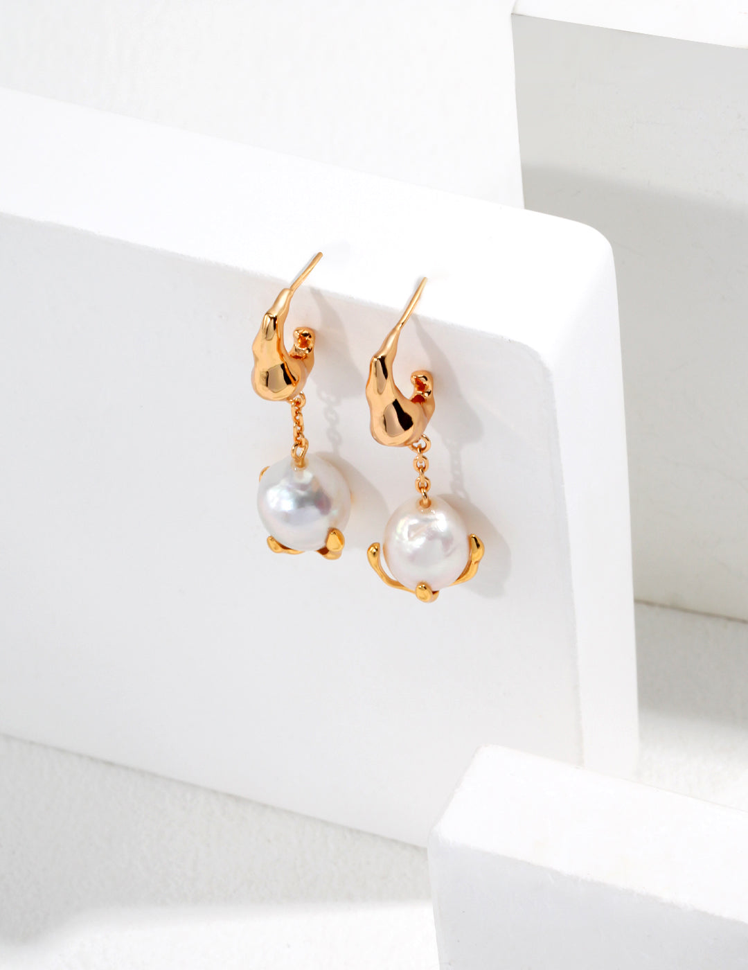 Baroque Pearl Fluid Earrings｜Organic Elegance in Retro Gold & White Gold
