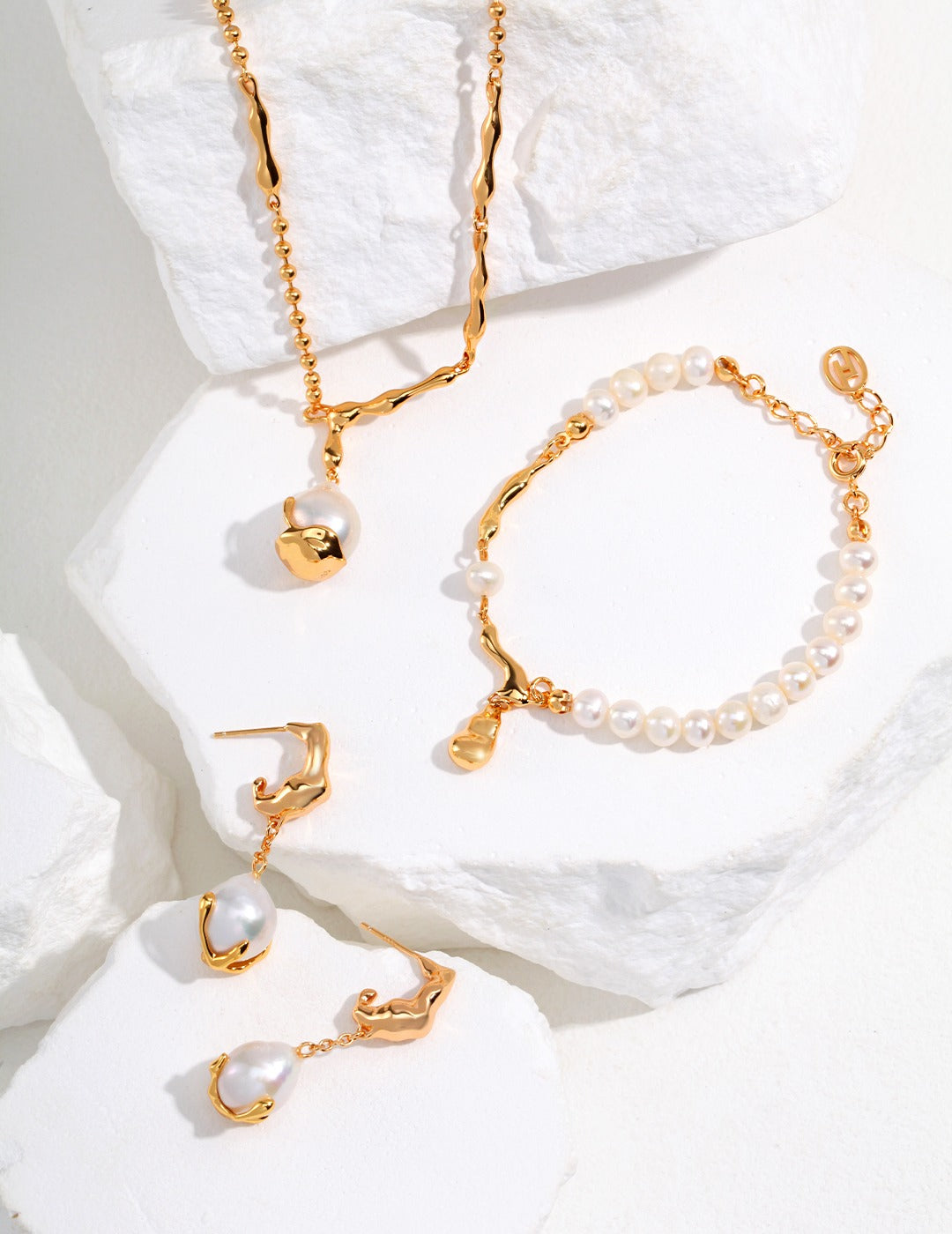 Baroque Pearl Fluid Earrings｜Organic Elegance in Retro Gold & White Gold