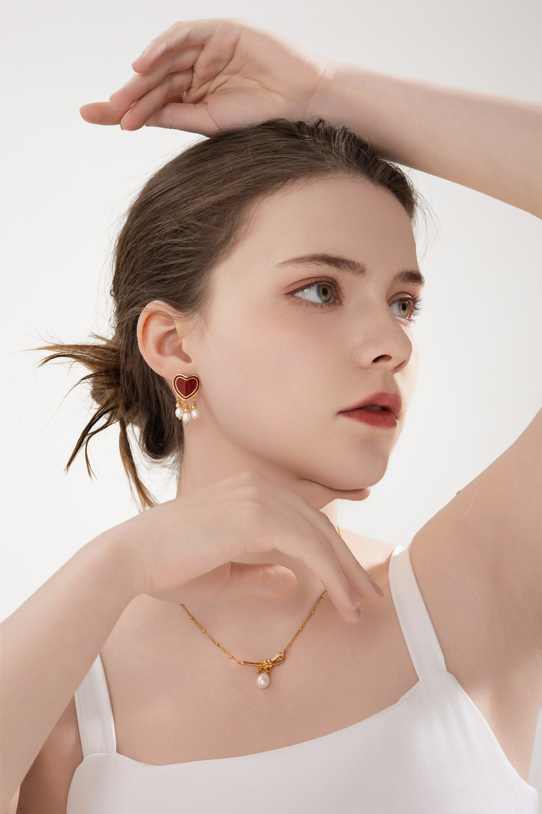 Knotted Pearl Necklace｜Moon & Star Duo in Retro Gold