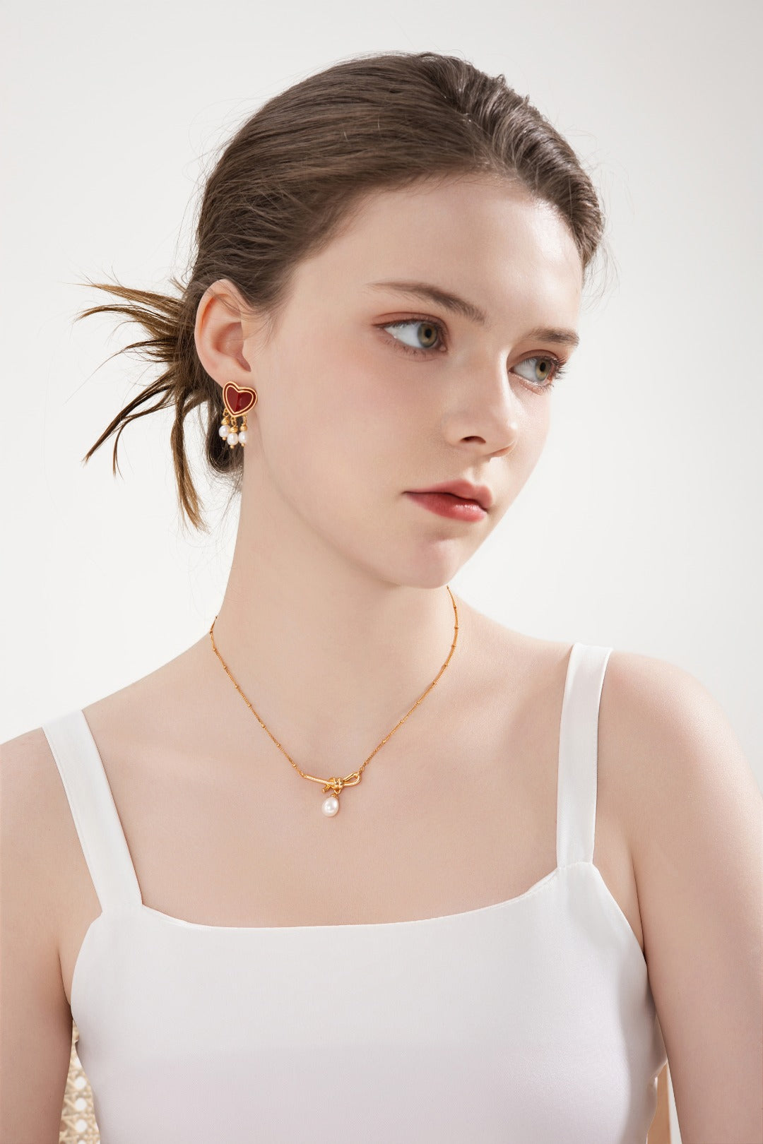 Knotted Pearl Necklace｜Moon & Star Duo in Retro Gold